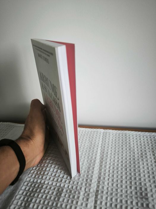 Livro "Arrume a Sua Casa, Arrume a Sua Vida" (Marie Kondo)