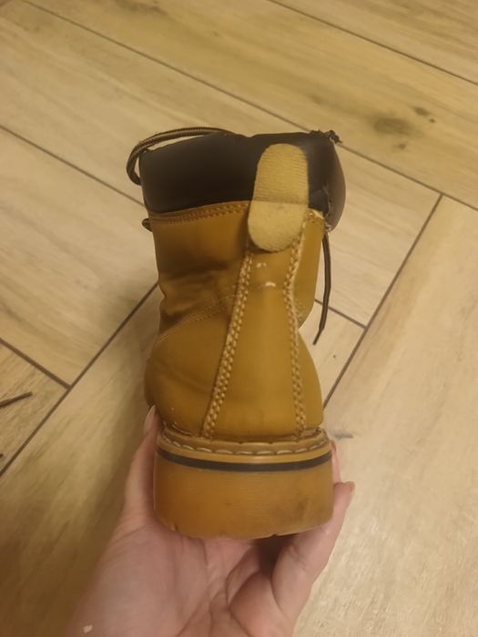 Damskie musztardowe buty traperki wiązane ocieplane botki 39
