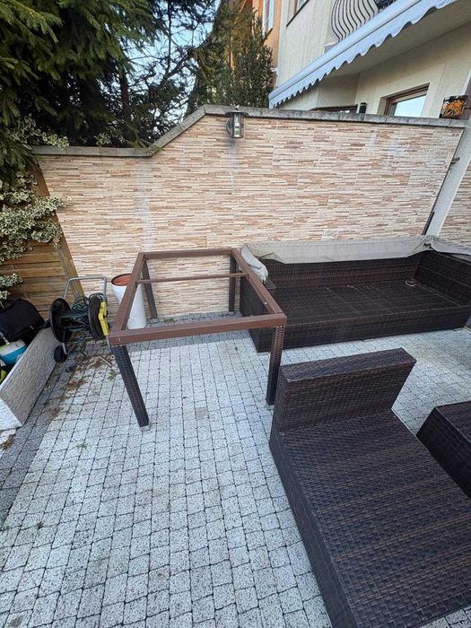 Zestaw rattanowy plus stół i krzesła