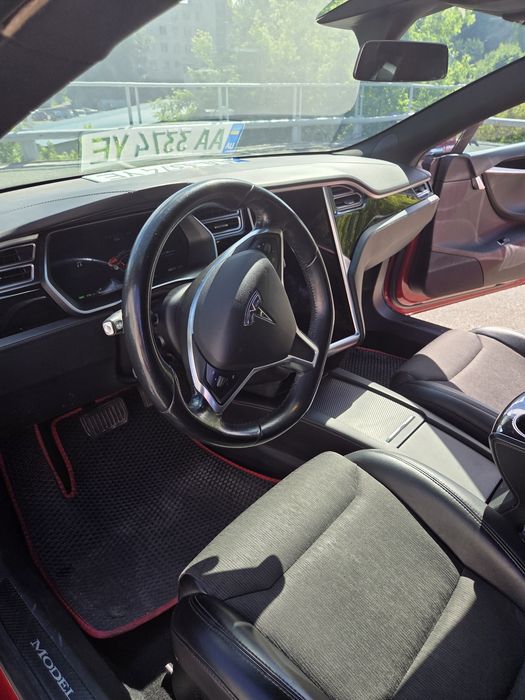 Tesla Model S  D75