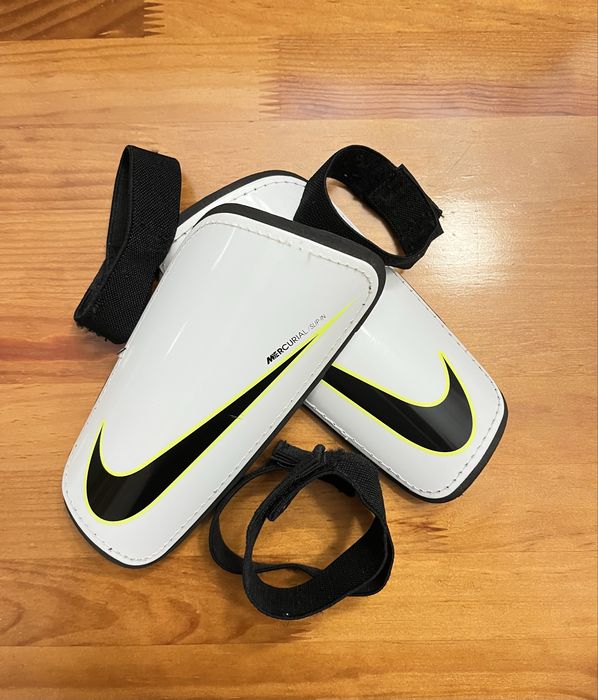 Caneleiras Nike Mercurial
