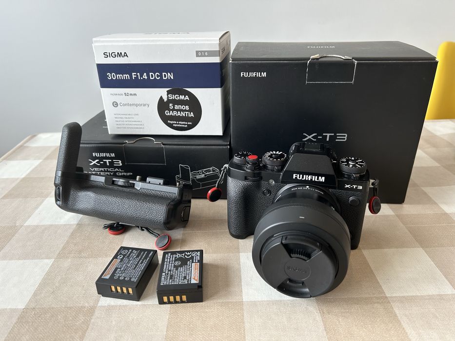 Fujifilm X-T3 + Lens & Battery Grip