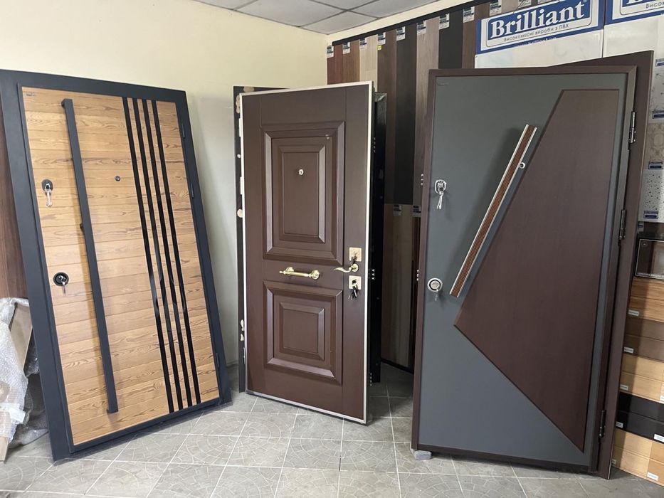 Двері вхідні броньовані РОЗПРОДАЖ