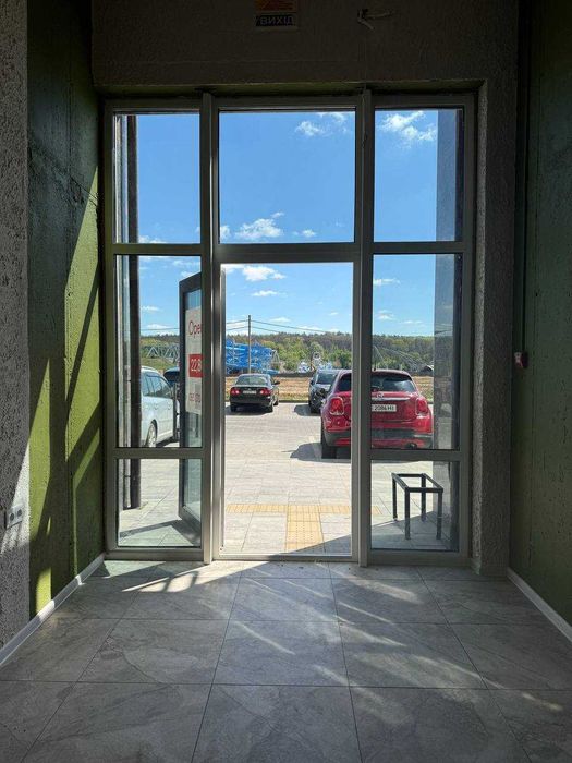 ОРЕНДА: Недорого! Компактний фасад 21.7 м² під бізнес. Запрошую на перегляд!