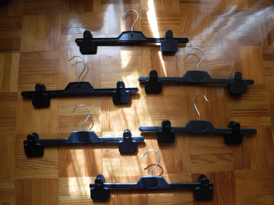 Cabides de pinças em metal ou plástico - Cruzetas Novas