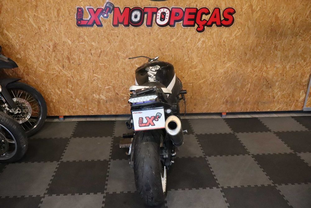 Yamaha R1 ano 2003 para peças