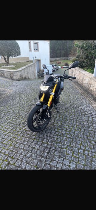 Mota BMW R310 poucos km