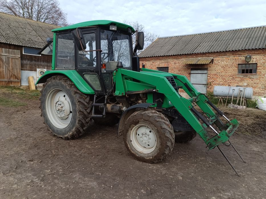 Belarus 820 MTZ z ładowaczem