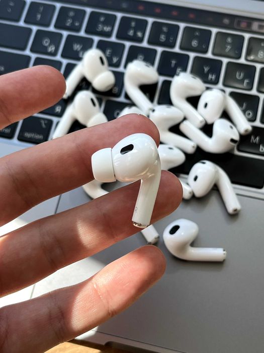 Магазин б/у Правий AirPods Pro 2 A3047 Type-c A3048 A2968 Оригинал