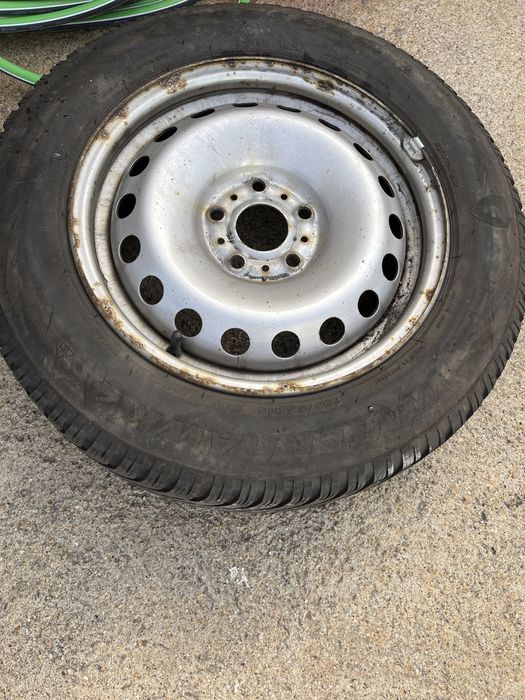 2 jantes com pneu( bom estado) 195/65R15