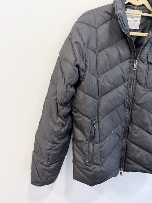 Casaco Moncler em pena natural em bom estado L
