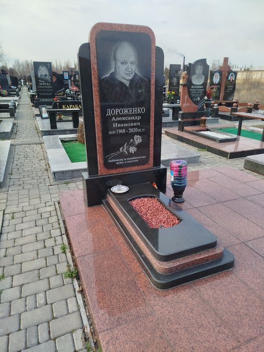 Памятники,низькі ціни,оплата частинами.