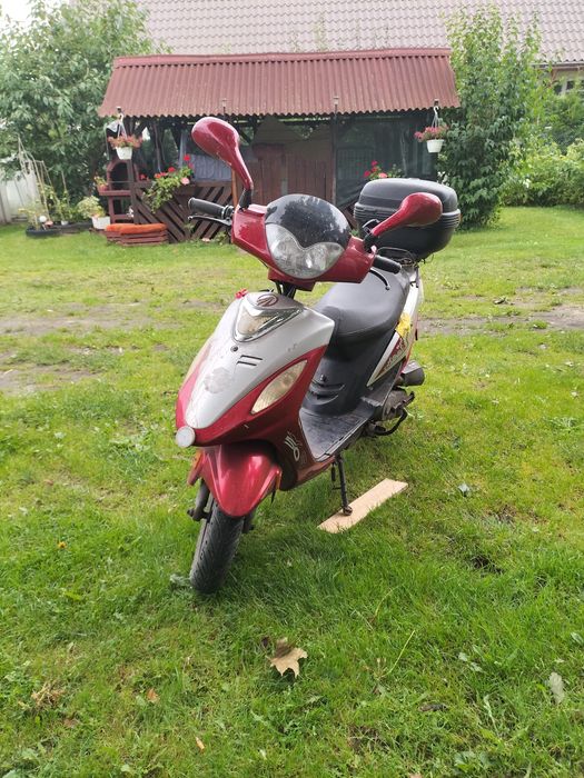 Skuter ,zarejestrowany +silniki,+pily