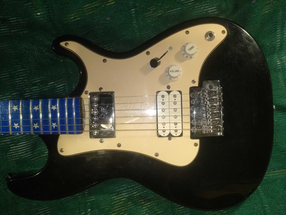 Електрогітара TeleStrat Обміни: кейс88 клавіш синт, безголов, гітарне