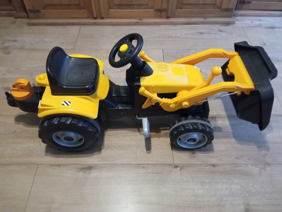Traktorek na pedały dla dzieci