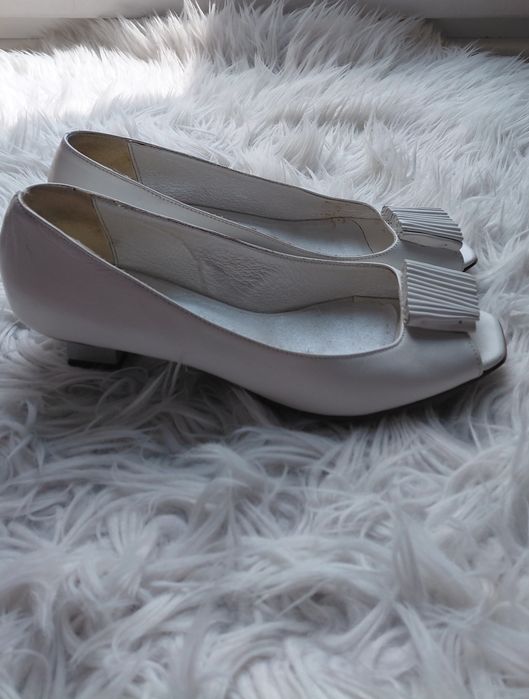 Buty damskie na obcasie
