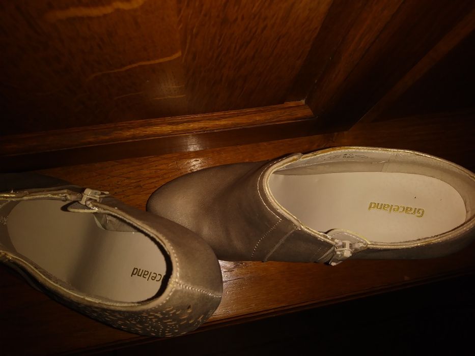 Złote buty botki szpilki 37