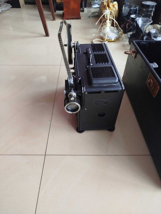 Projektor filmowy przedwojenny firmy Zeiss 1945r