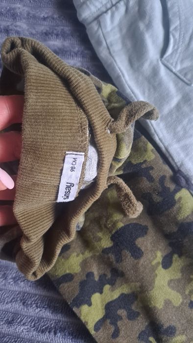 Zestaw  dla chłopca pantofle 25 bluzy , spodnie