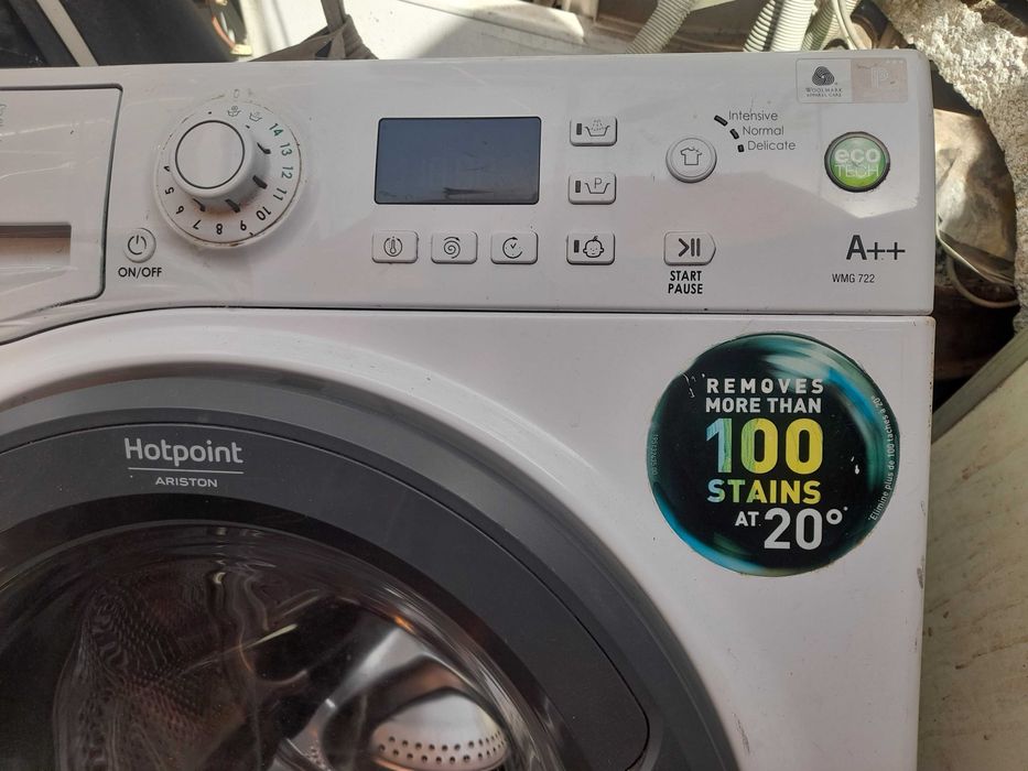 maquina de roupa Ariston 9 quilos 1200 smi nova sem qualquer problema