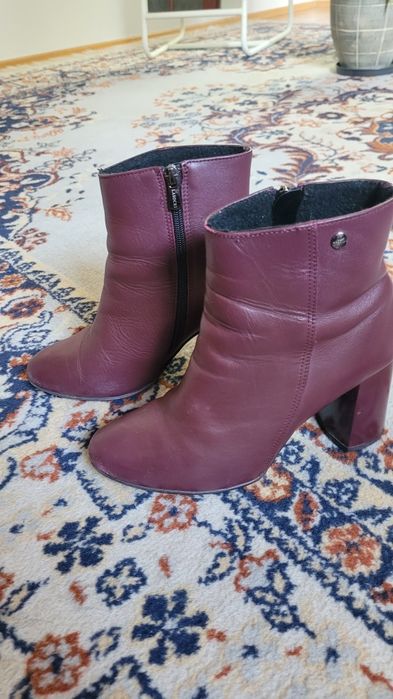 Burgundowe botki Lasocki