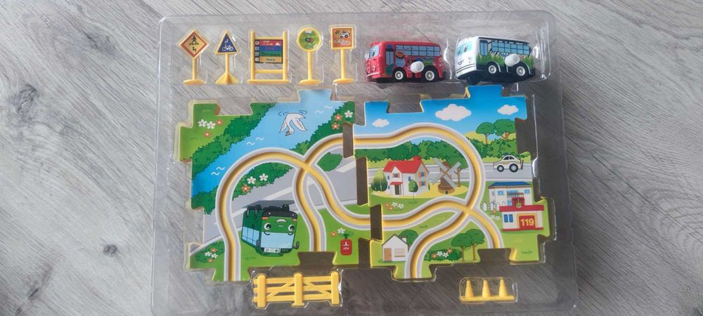 Tor wyścigowy - puzzle ,Tayo