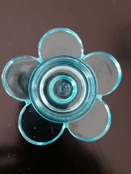 Base/cinzeiro em vidro + pequeno suporte para velas em vidro azul