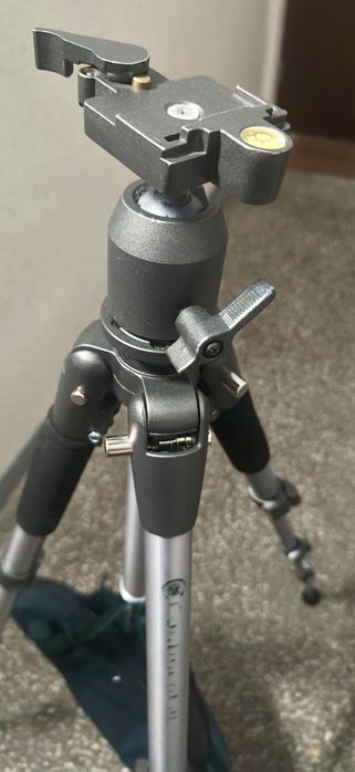 Statyw metalowy fotograficzny – mocny, stabilny, wysokość 130 cm