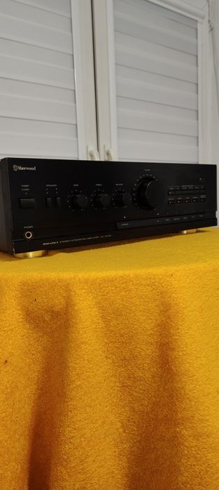 Wzmacniacz SherwoodAX 7010R. Pięknie grający