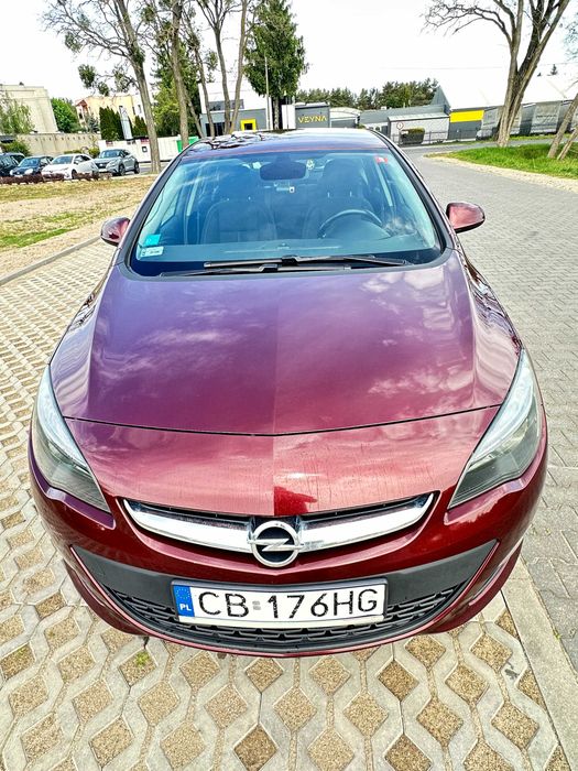 samochod osobowy Opel