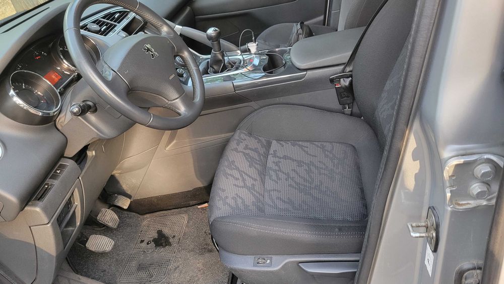 Продам Peugeot 3008 идеал Официальный