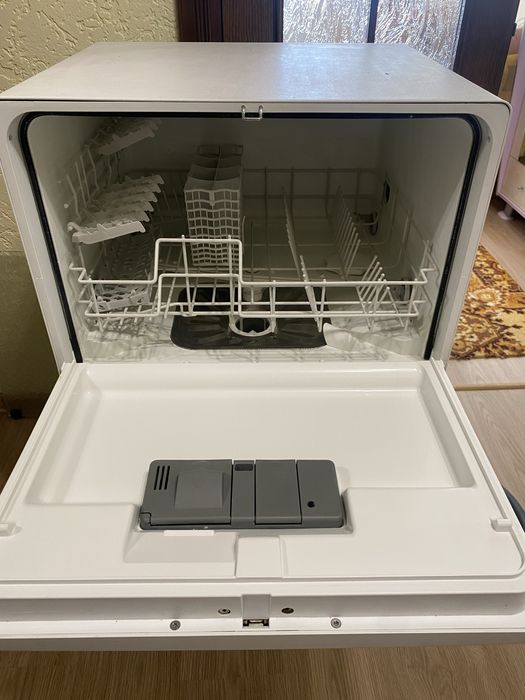 Посудомийна машина  Electrolux  настільна