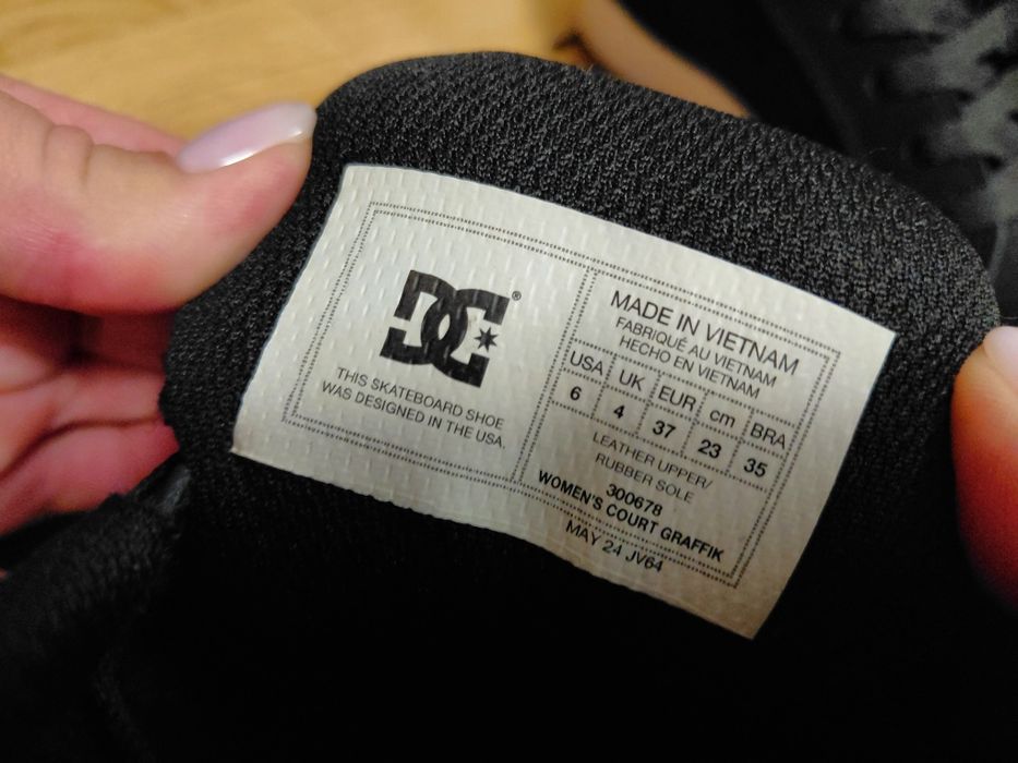 Кросівки  взуття Dcshoecousa 37 оригінал нові
