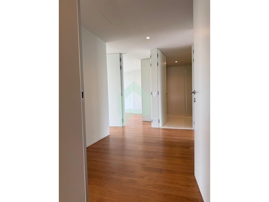 Apartamento T4 com vistas únicas em Barcelinhos, Barcelos.