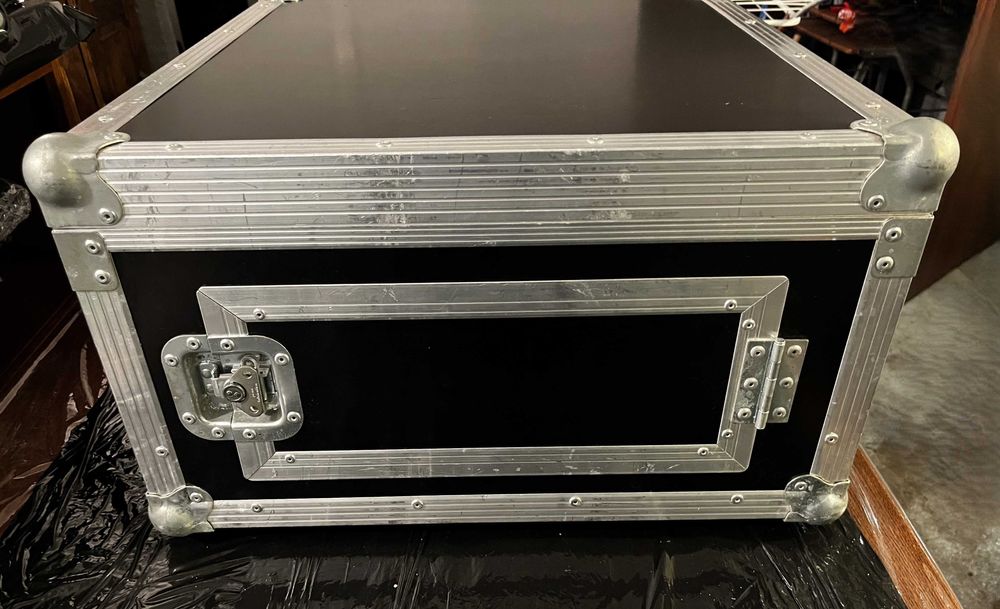 Case Rack kątowy 19'' 4U