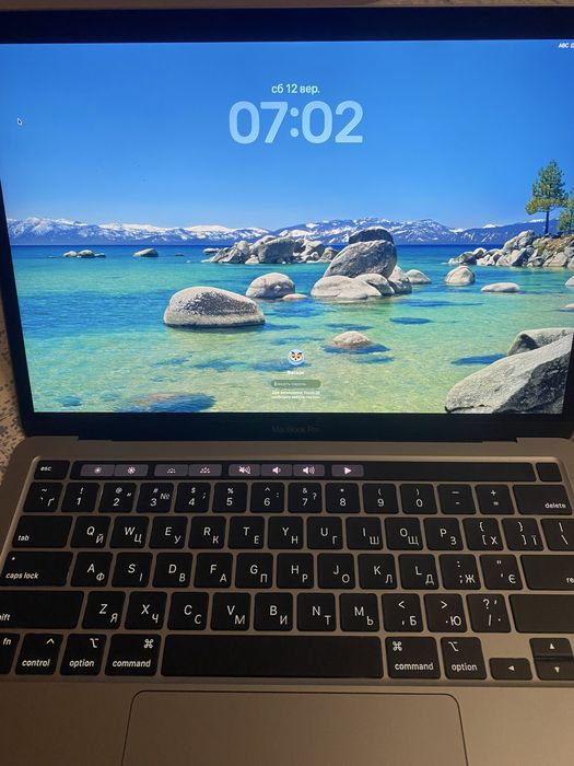Продам MacBook m1 2020