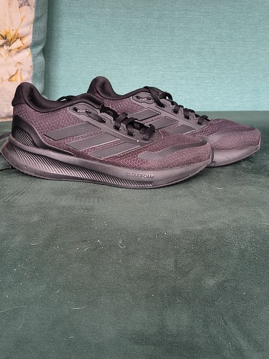 Lekkie i wygodne buty sportowe Adidas rozmiar 35