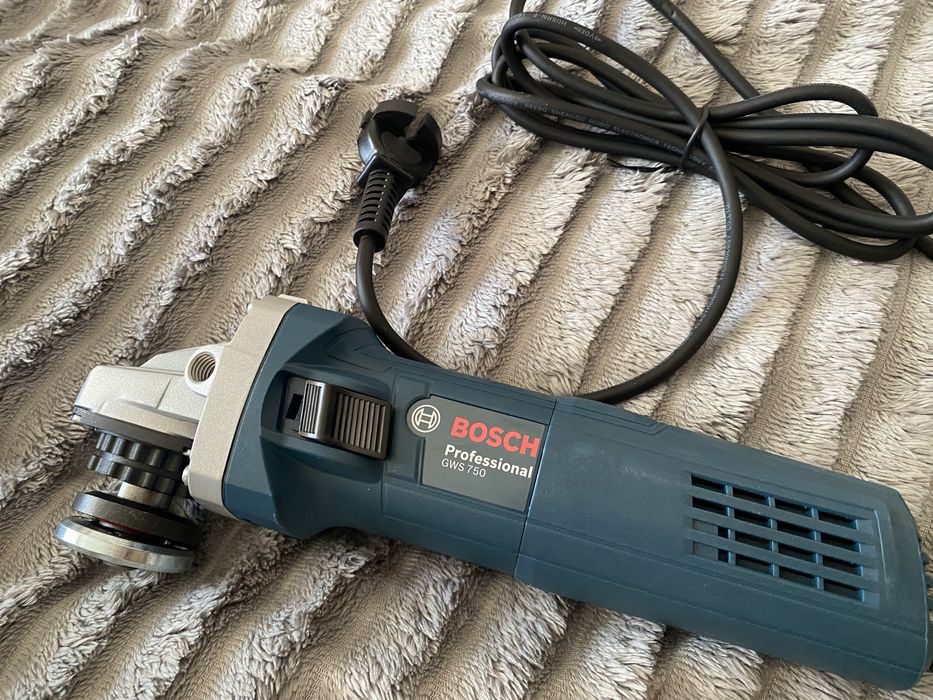 !Нова!! Кутова шліфмашина BOSCH Professional GWS 750