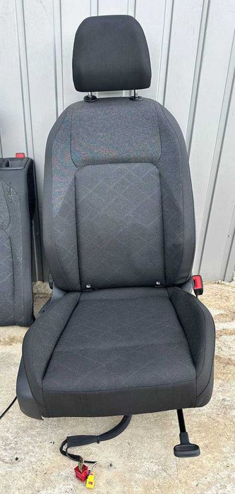 Сидіння Volkswagen Golf 8