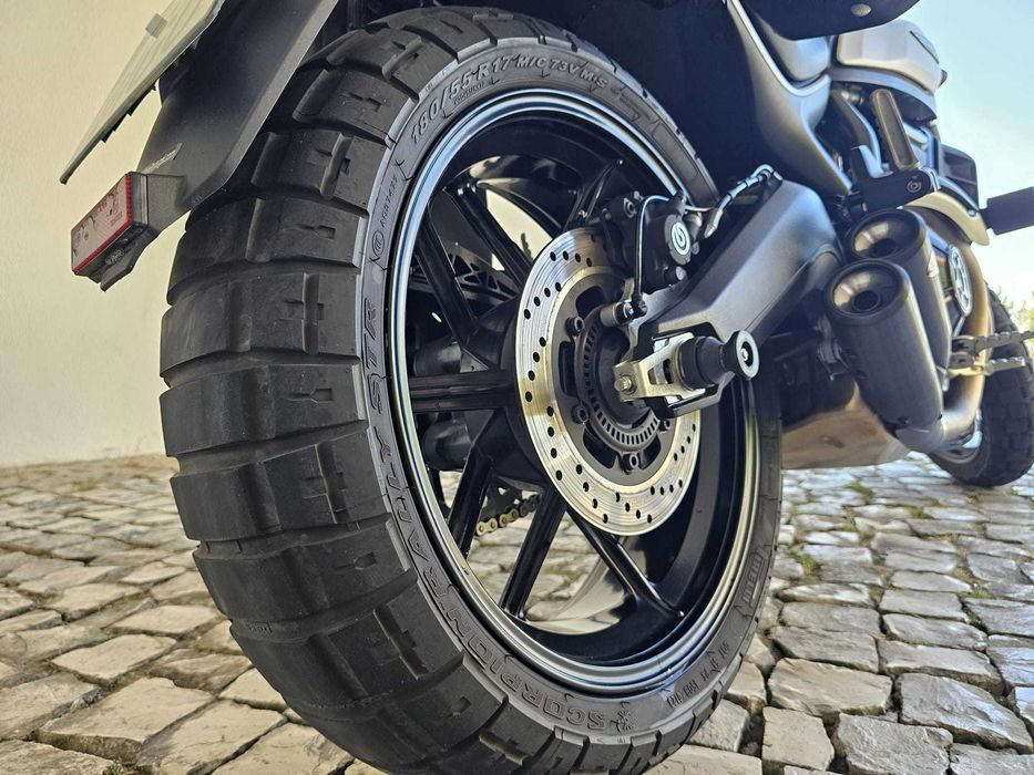 Ducati Scrambler 800 CC Icon Dark de 2021 Irrepreensivel