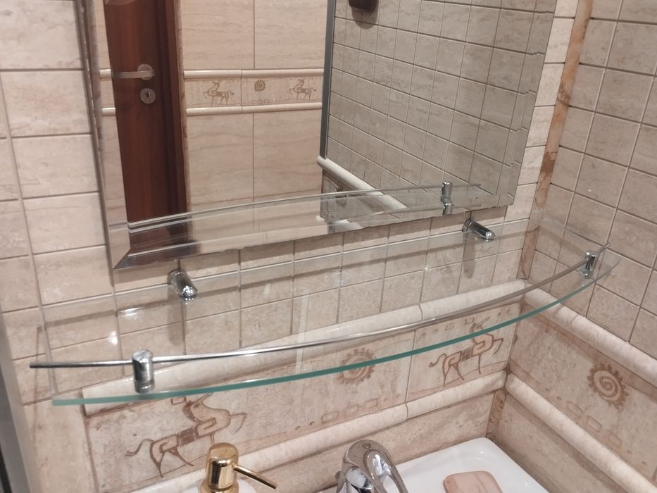 Sprzedam lustro z pułką