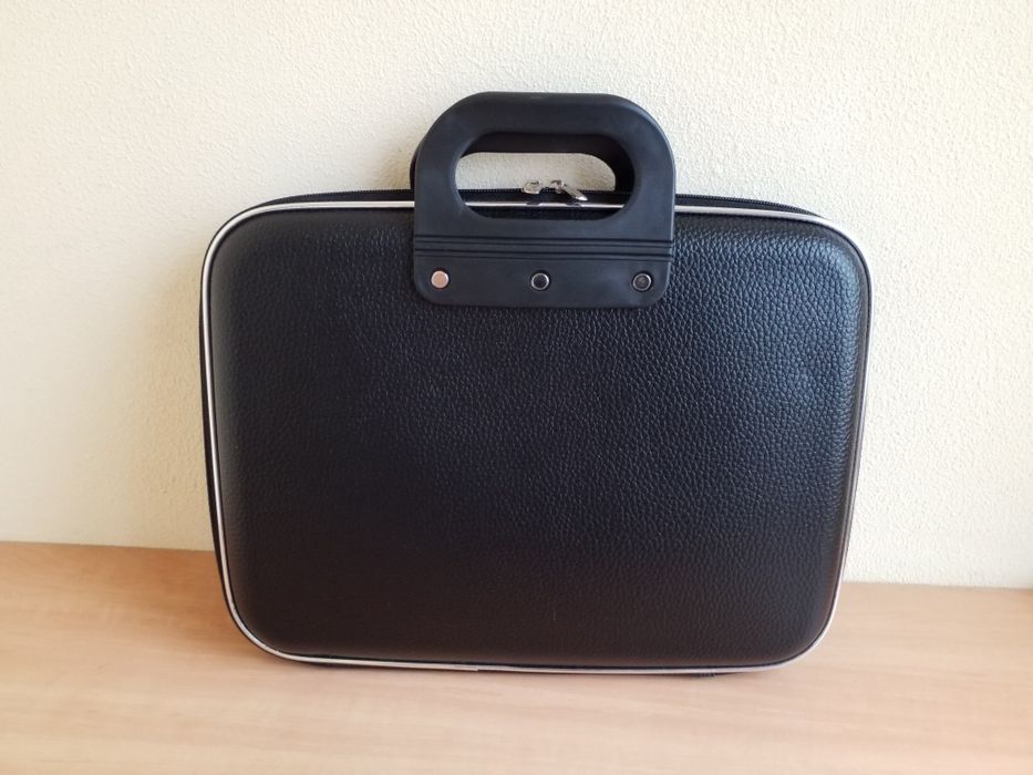 Кейс для ноутбука