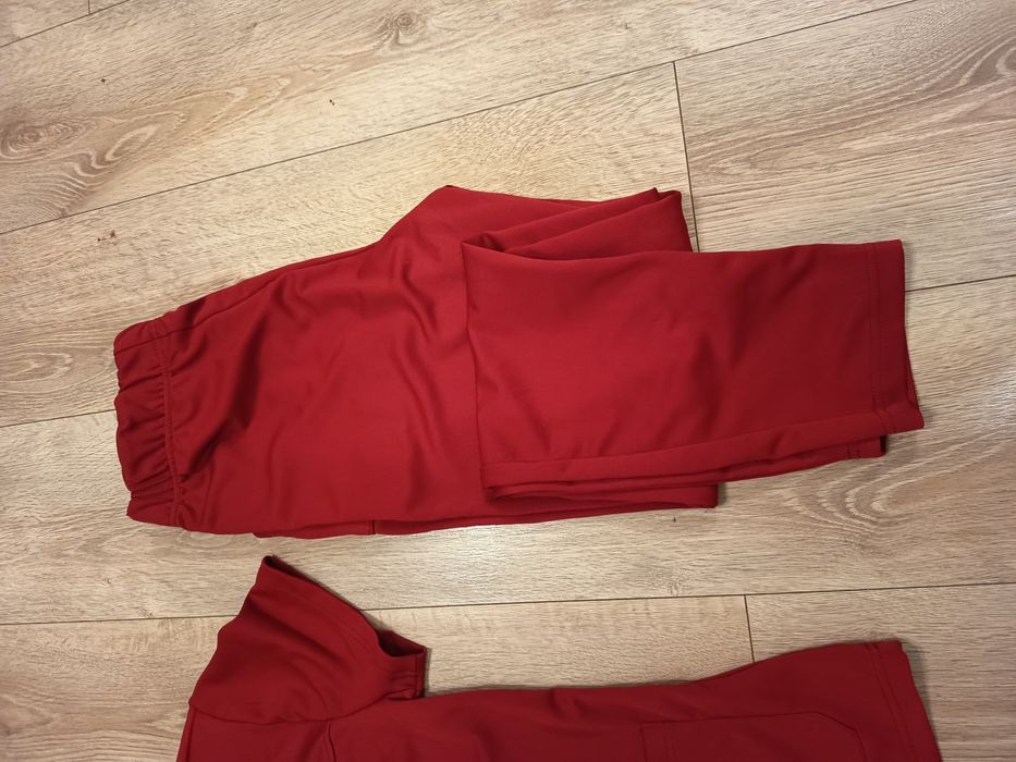 Nowy bordowy mundurek medyczny rozmiar M