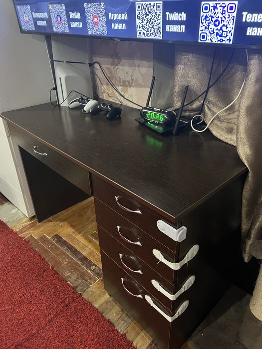 Продам письмовий стол