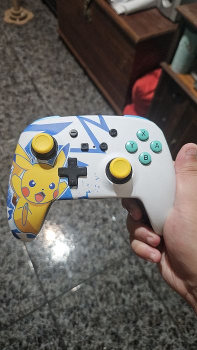 Nintendo Switch V2 com Dock + Comando + 2 Jogos
