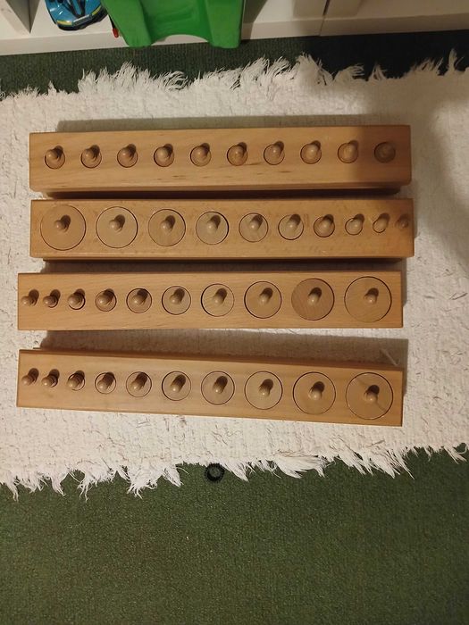 Cilindros de botão- #montessori