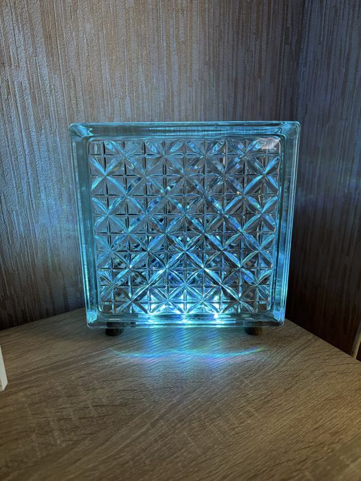 Світильник з склоблоку / Светильник с стеклоблока