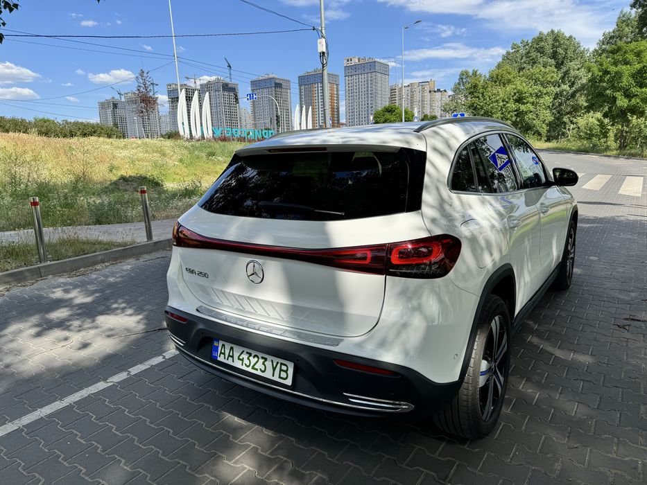 Mersedes EQA 250