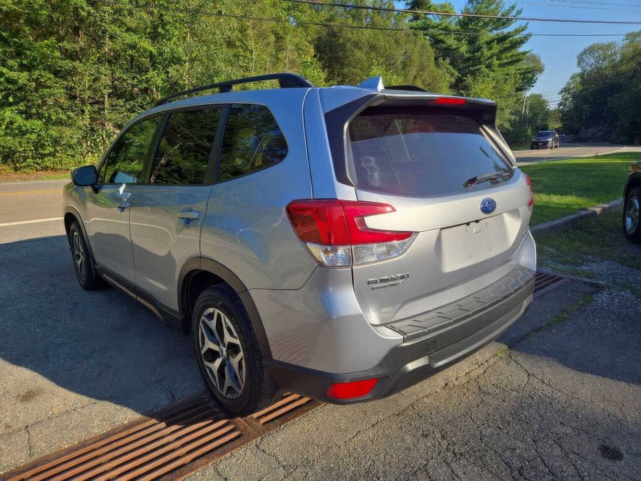 Subaru Forester Premium      2019