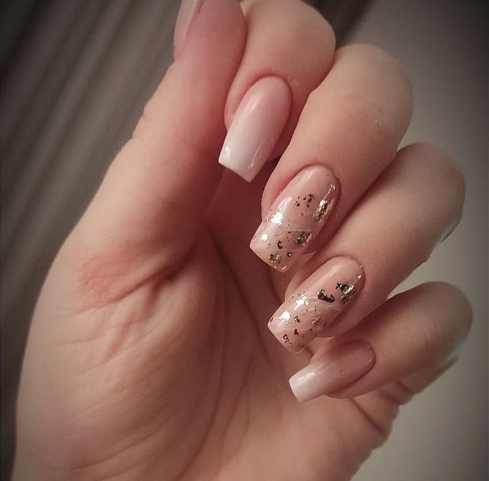 Paznokcie żelowe hybrydowe przedłużanie paznokci z dojazdem